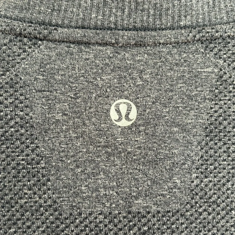 18. Lululemon Athletica Men’s Running - Picture 4 of 4